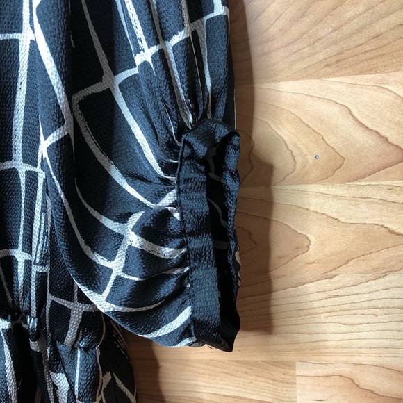 brina & em peplum Black and Gray Blouse Size Large - Picture 4 of 7